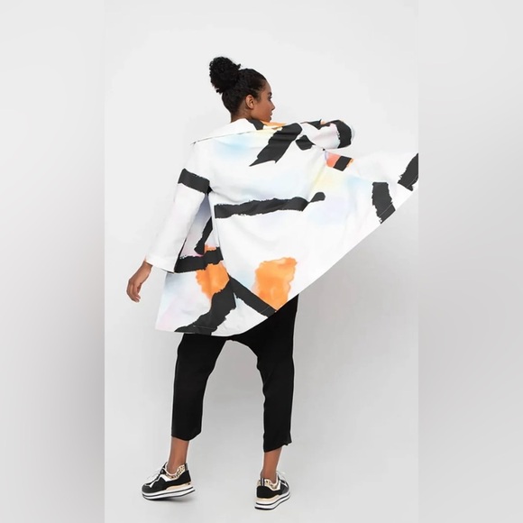 NWT OZAI N KU AEGEAN
OVERCOAT, MIRAGE - Picture 8 of 15